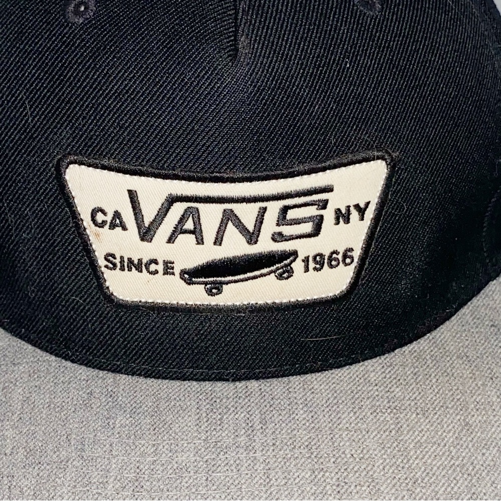 Vans Full Patch Snapback Cap Black Gray - image 4